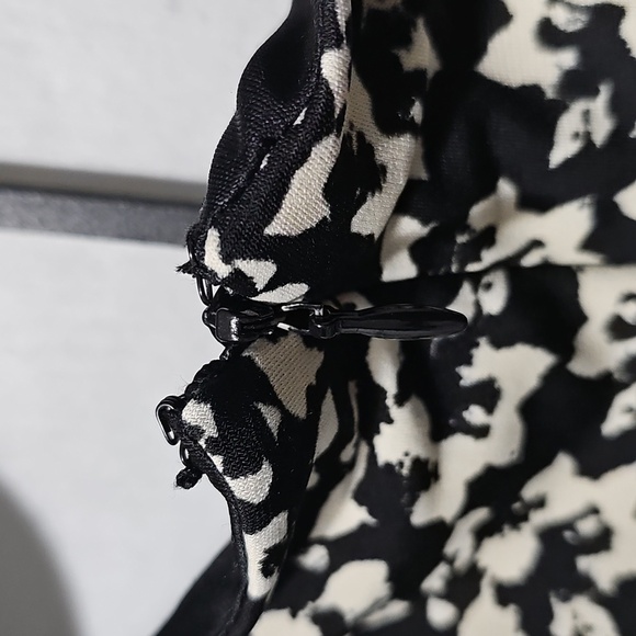 Jessica Howard Floral B&W Sleeveless Dress Size 4P - Picture 4 of 5